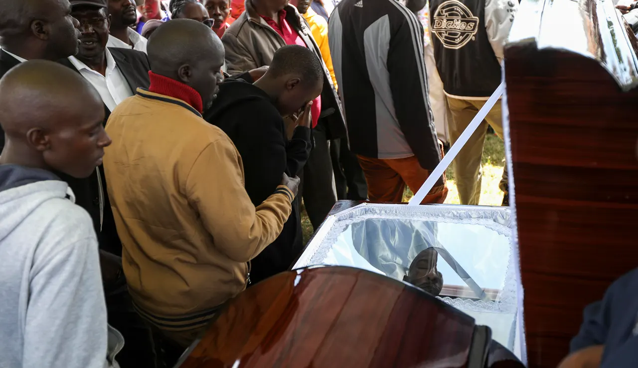 Asistentes al funeral de Kelvin Kiptum