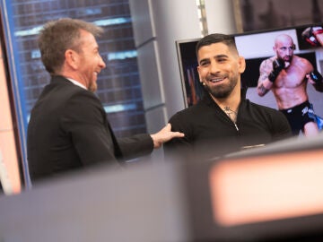 Las incre&iacute;bles titulares que dej&oacute; Ilia Topuria en El Hormiguero antes de ser campe&oacute;n de la UFC