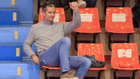 Iñaki Urdangarin, un fan más en las gradas en un partido de su hijo Iñaki Urdangarin, un fan más en las gradas en un partido de su hijo