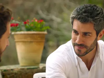Andrés le revela a su primo Luis el verdadero motivo de su regreso Andrés le revela a su primo Luis el verdadero motivo de su regreso
