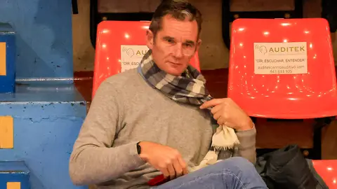 Iñaki Urdangarin, solo viendo a su hijo Pablo jugar Iñaki Urdangarin, solo viendo a su hijo Pablo jugar