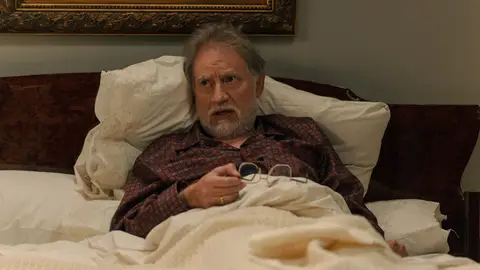 Damián, muy grave, decide cambiar su testamento: ¡Reparte la empresa entre sus tres hijos a partes iguales! Damián, muy grave, decide cambiar su testamento: ¡Reparte la empresa entre sus tres hijos a partes iguales!