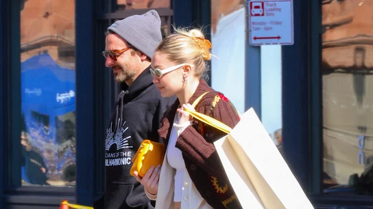 Bradley Cooper y Gigi Hadid por el Soho de Nueva York Bradley Cooper y Gigi Hadid por el Soho de Nueva York
