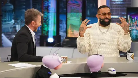 ¿Cómo es Eladio Carrión en el ámbito personal? Trancas y Barrancas lo sacan a la luz ¿Cómo es Eladio Carrión en el ámbito personal? Trancas y Barrancas lo sacan a la luz