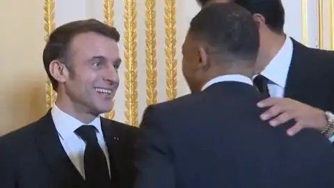 Macron, Mbappé y el emir de Qatar Macron, Mbappé y el emir de Qatar