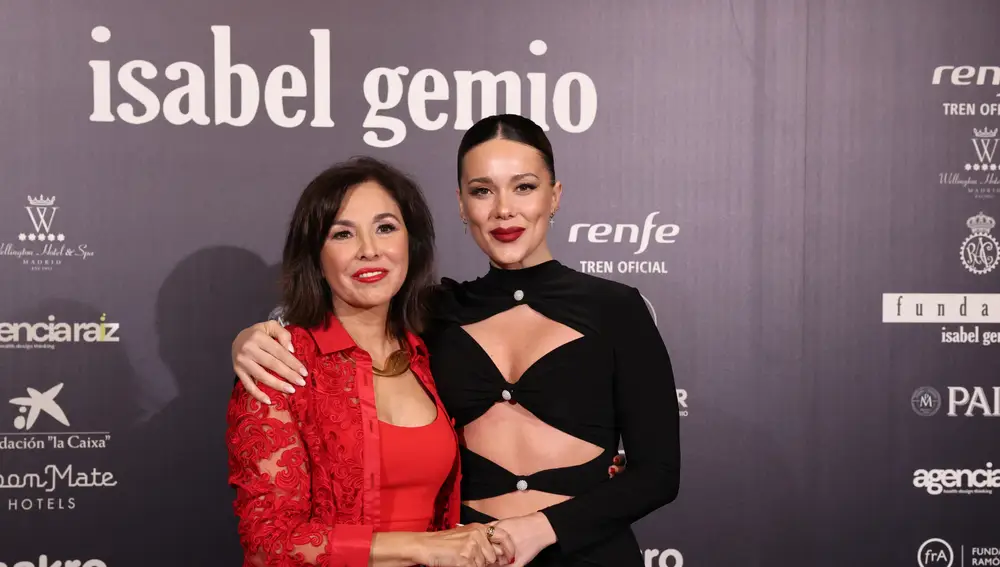 Isabel Gemio y Lorena Gómez en un evento solidario de su Fundación