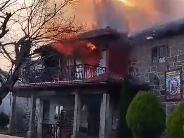 Incendio en un monasterio budista de Ourense