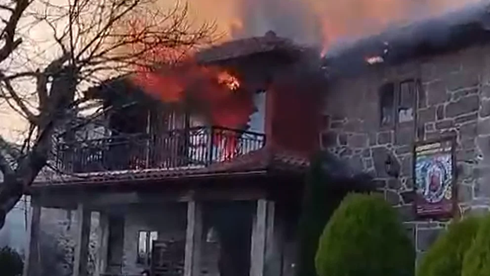Incendio en un monasterio budista de Ourense Incendio en un monasterio budista de Ourense