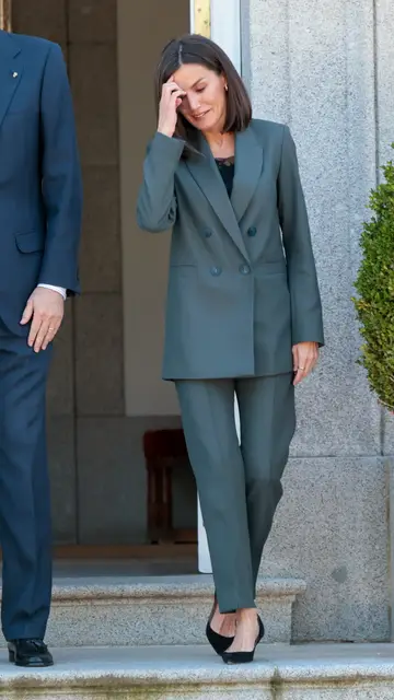 El nuevo corte de pelo de la reina Letizia El nuevo corte de pelo de la reina Letizia