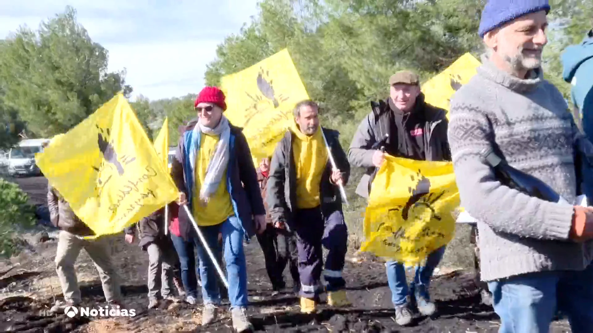 Los agricultores amenazan con mantener las movilizaciones si no llegan soluciones desde Europa. Los agricultores amenazan con mantener las movilizaciones si no llegan soluciones desde Europa.