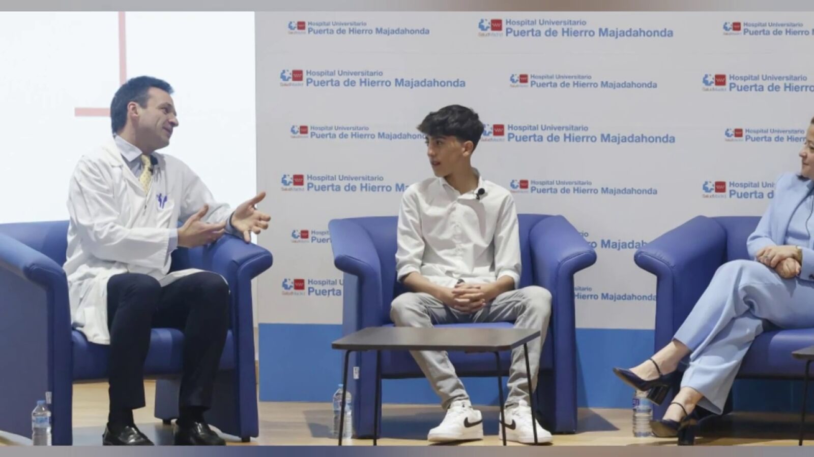 Un joven de 14 años se convierte en el primer menor curado de acalasia gracias a una novedosa técnica endoscópica