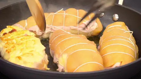 Introduce las pechugas, dóralas bien Introduce las pechugas, dóralas bien