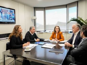 Cuca Gamarra, Esteban González Pons, Elías Bendodo, Ester Muñoz y Borja Sémper