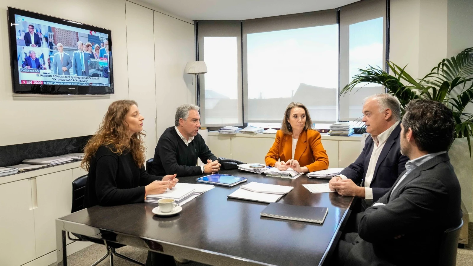 Cuca Gamarra, Esteban Gonz&aacute;lez Pons, El&iacute;as Bendodo, Ester Mu&ntilde;oz y Borja S&eacute;mper