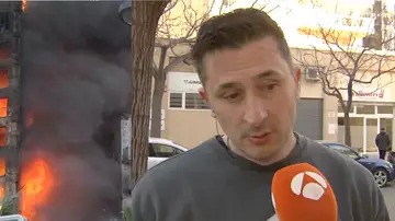 Rafael, vecino del edificio incendiado en Valencia.