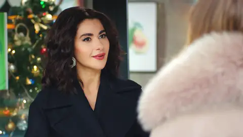 ¡Yildiz mete la pata y le cuenta a Şahika que su novio es el hijo de Hasan Ali! ¡Yildiz mete la pata y le cuenta a Şahika que su novio es el hijo de Hasan Ali!