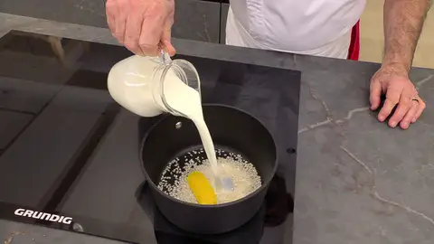 Cuece los ingredientes a fuego suave Cuece los ingredientes a fuego suave