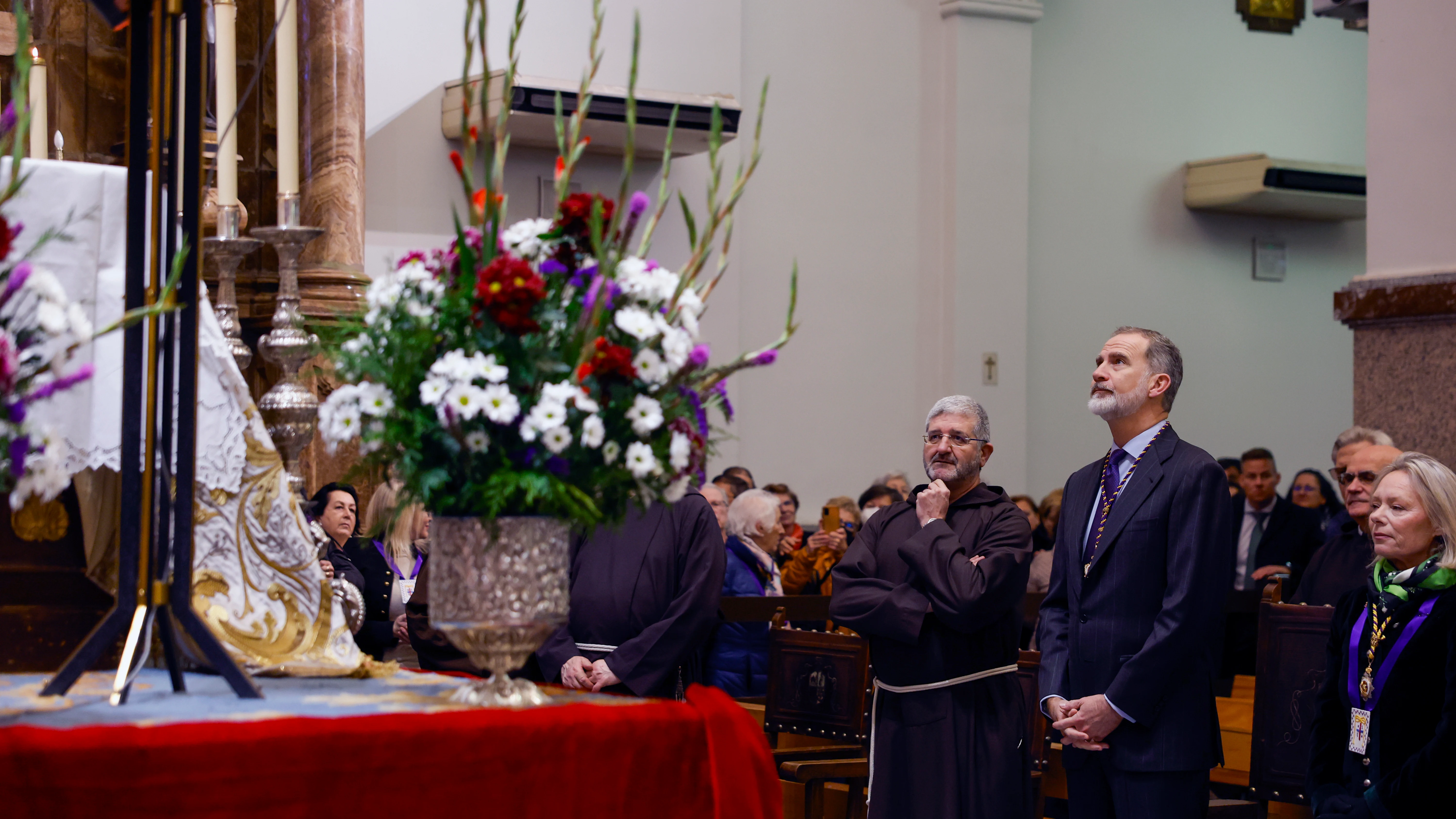 El rey Felipe VI frente al Cristo de Medinaceli
