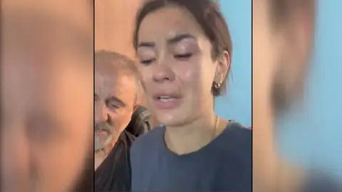 La turista violada en India junto a su marido La turista violada en India junto a su marido