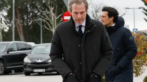 Beltrán Gómez-Acebo, hermano de Fernando, llegando a su capilla ardiente Beltrán Gómez-Acebo, hermano de Fernando, llegando a su capilla ardiente