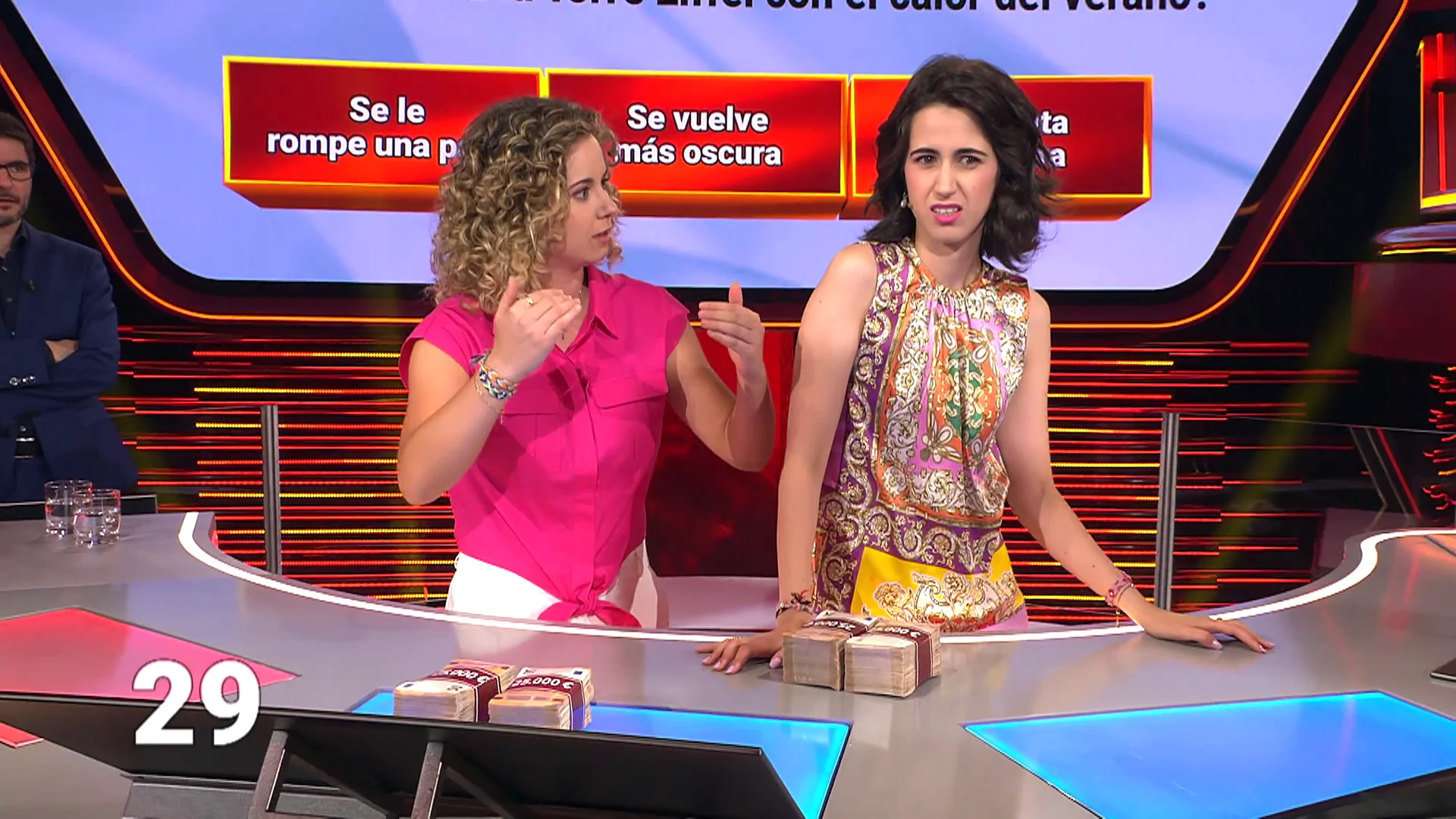 &iquest;Qu&eacute; le ocurre a la Torre Eiffel en verano? El gran dilema al que han tenido que enfrentarse Sof&iacute;a y Esther