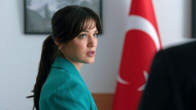 Ceylin retira la denuncia contra Filiz e Ilgaz empieza a sospechar que su mujer le ha mentido