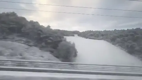 La alerta de la AEMET en España: estas son las zonas afectadas por nieve y fuertes vientos La alerta de la AEMET en España: estas son las zonas afectadas por nieve y fuertes vientos