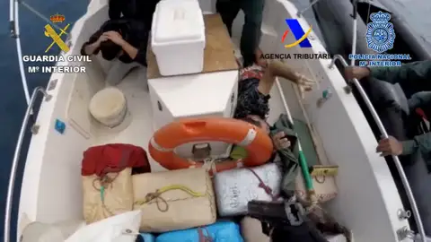 La Guardia Civil controla las costas españolas La Guardia Civil controla las costas españolas