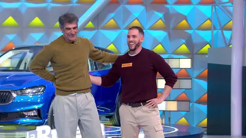 El apretón con el que un concursante casi lesiona a Jorge Fernández: "Casi me destrozas la espalda" El apretón con el que un concursante casi lesiona a Jorge Fernández: "Casi me destrozas la espalda"