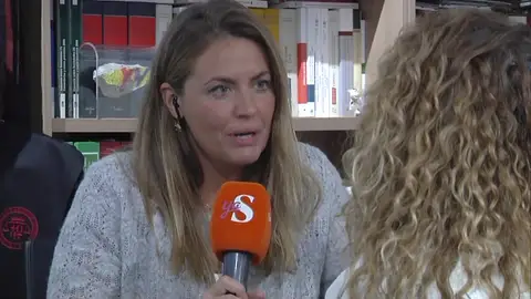 Amenazada por su expareja y al borde del desahucio por una deuda que no le pertenece: "Me envolvió en su mundo" Amenazada por su expareja y al borde del desahucio por una deuda que no le pertenece: "Me envolvió en su mundo"