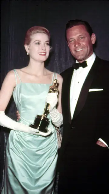 Grace Kelly y su Oscar Grace Kelly y su Oscar