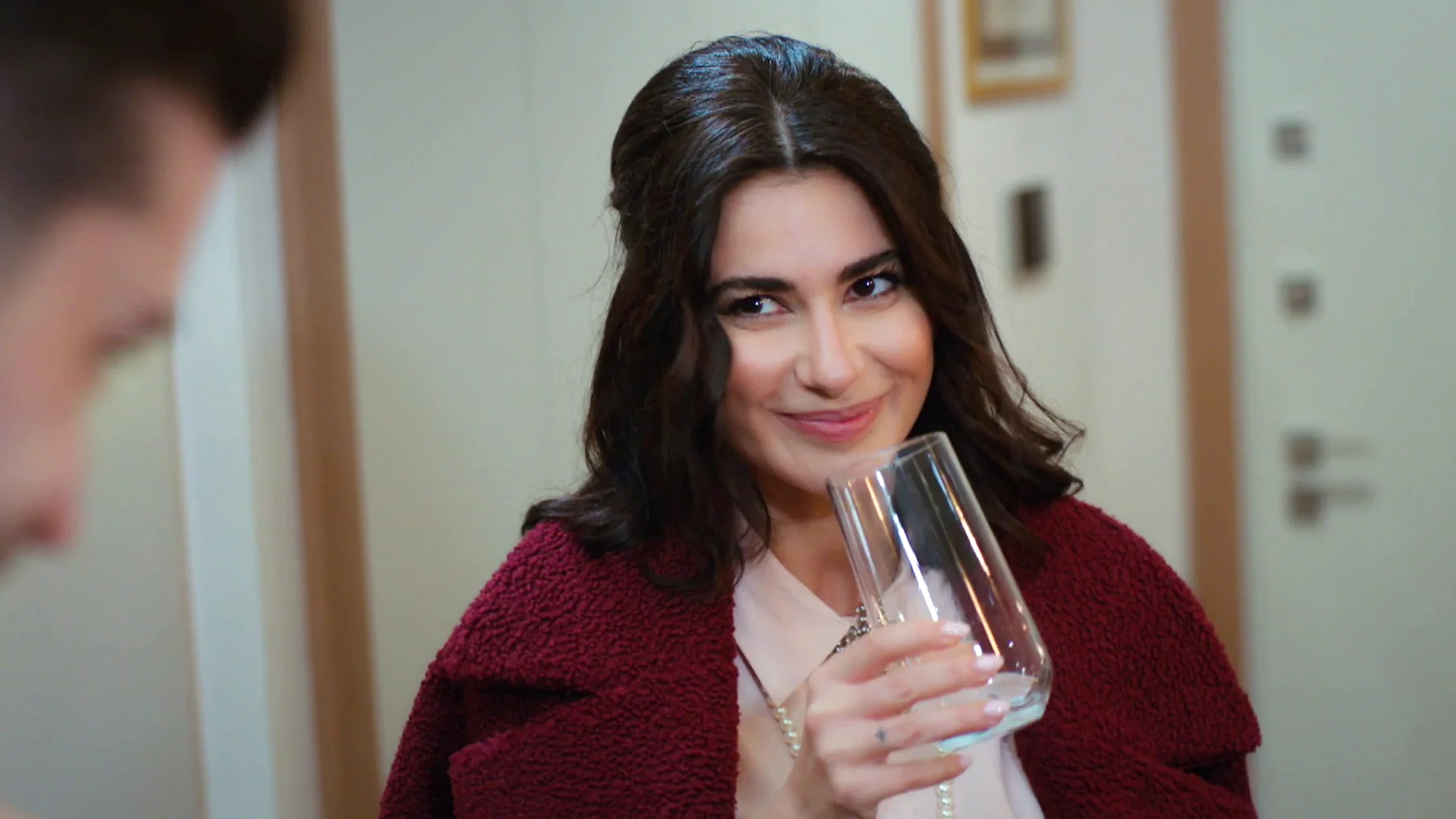 Avance del pr&oacute;ximo cap&iacute;tulo de Pecado Original: Şahika, decidida a arruinar la cita de Yildiz y &Ccedil;ağatay, &iquest;lo conseguir&aacute;?