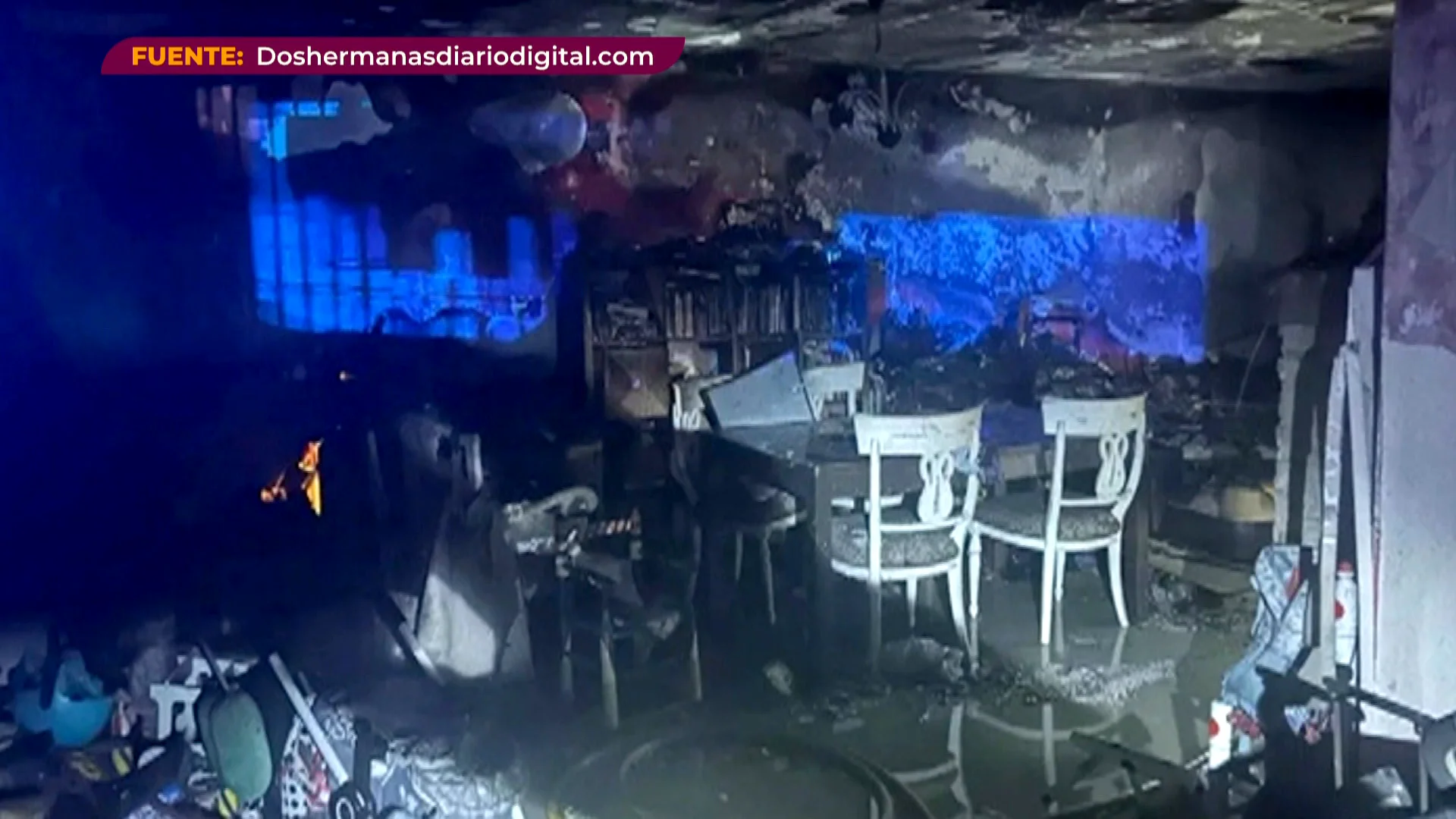 Una madre y sus hijos de 3, 7 y 9 años, a punto de morir por el incendio provocado por un patinete que estaba cargando Una madre y sus hijos de 3, 7 y 9 años, a punto de morir por el incendio provocado por un patinete que estaba cargando