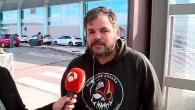 Roberto, el cabo que se siente una mujer lesbiana: 