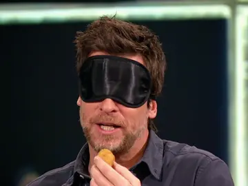 Manu Baqueiro se pone a prueba con las croquetas Manu Baqueiro se pone a prueba con las croquetas