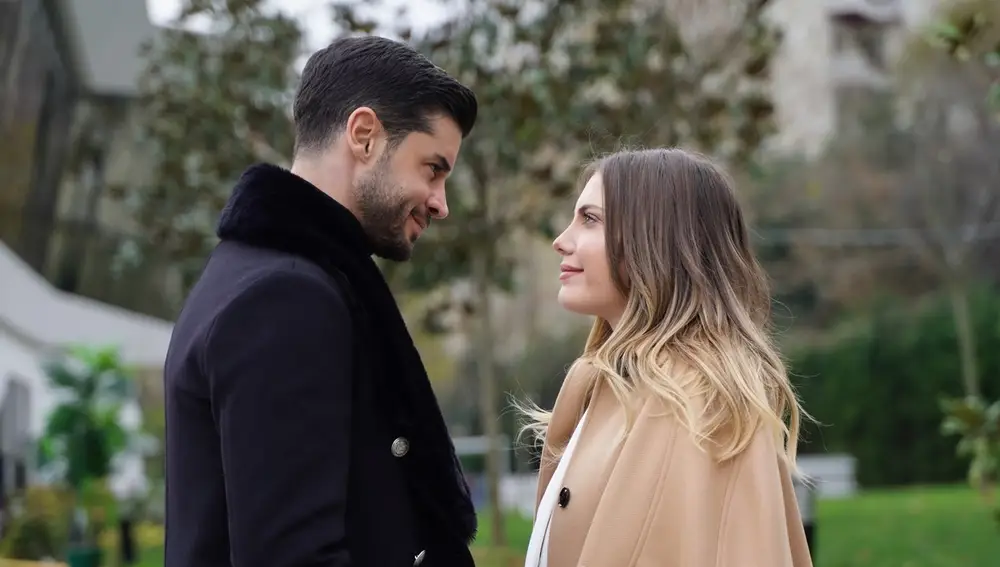 Çağatay y Yildiz en el capítulo 91 de Pecado Original Çağatay y Yildiz en el capítulo 91 de Pecado Original