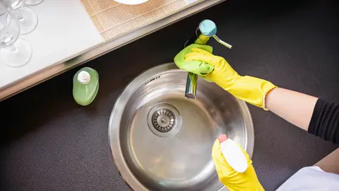 Limpiar el fregadero Limpiar el fregadero