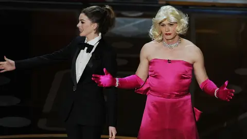 Anne Hathaway y James Franco como presentadores de los Oscar en 2011 Anne Hathaway y James Franco como presentadores de los Oscar en 2011