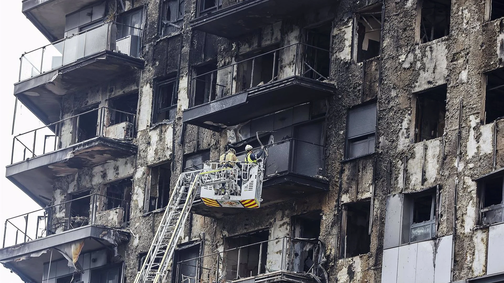 El juzgado archiva la causa del incendio de Valencia al descartar la Polic&iacute;a un origen delictivo en el fuego