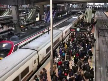 Importantes retrasos en algunos trenes de Cercanías Madrid por una incidencia en la estación de Atocha