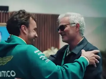 El abrazo entre Alonso y Mourinho El abrazo entre Alonso y Mourinho