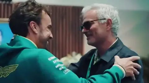 El abrazo entre Alonso y Mourinho El abrazo entre Alonso y Mourinho