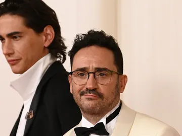 Enzo Vogrincic y Bayona en los Oscar 2024 Enzo Vogrincic y Bayona en los Oscar 2024