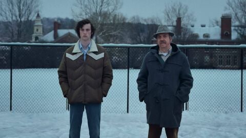 Dominic Sessa y Paul Giamatti en Los que se quedan
