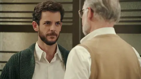 Damián invita a Luis a cenar, pero él pone una condición: ¡O van todos los Merino o ninguno! Damián invita a Luis a cenar, pero él pone una condición: ¡O van todos los Merino o ninguno!