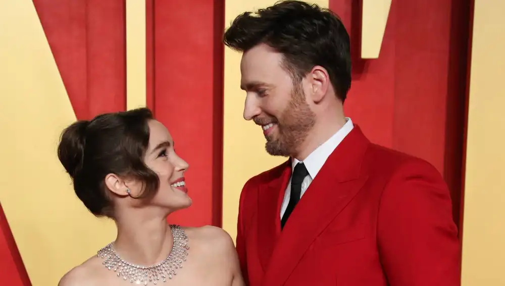 Alba Baptista y Chris Evans en los Oscar 2024 Alba Baptista y Chris Evans en los Oscar 2024