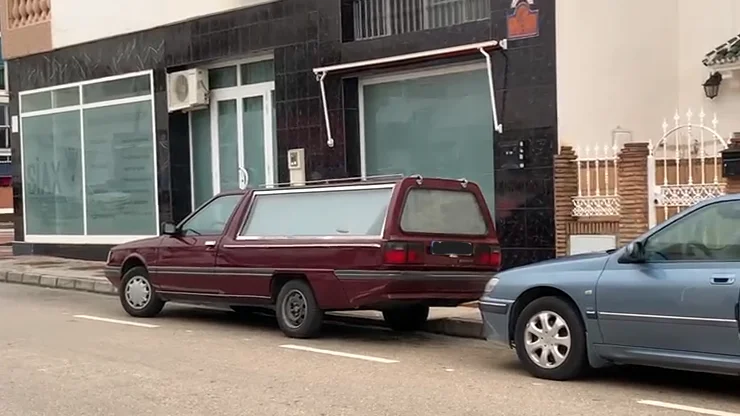 Imagen del coche fúnebre de Vélez-Málaga Imagen del coche fúnebre de Vélez-Málaga