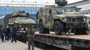Rusia produce armas a un ritmo fren&eacute;tico mientras los env&iacute;os a Ucrania se retrasan 