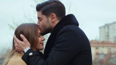 ¡Sorpresa! Çağatay y Yildiz deciden casarse para evitar que sus familias los separen 