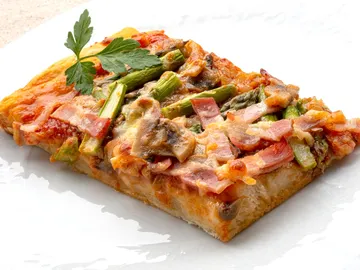 Pizza casera de champiñones y panceta, de Arguiñano: "Jugosa, esponjosa y deliciosa" Pizza casera de champiñones y panceta, de Arguiñano: "Jugosa, esponjosa y deliciosa"